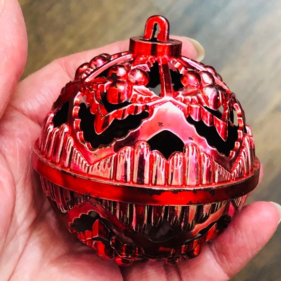 🎄SALE Set of 3 Vintage Mid Century Ornaments, 2-sided indent, decorative cutouts - Picture 3 of 11